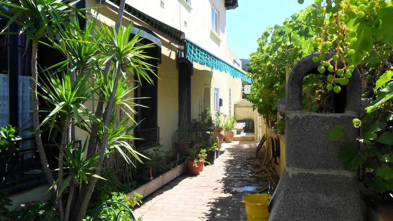 Auberge Du Chene ペルピニャン エクステリア 写真